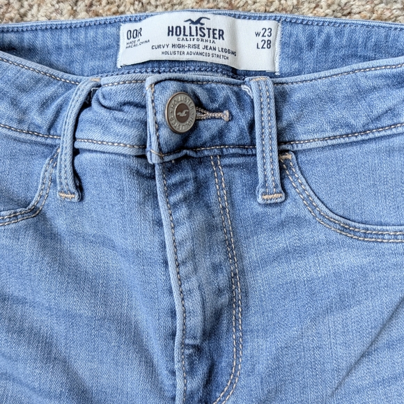 Hollister Distressed Denim Skinny Jeans - Picture 2 of 2